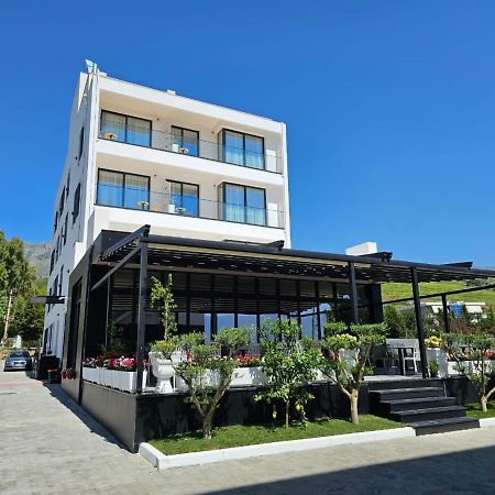 Kaan Hotel Radhimë Esterno foto