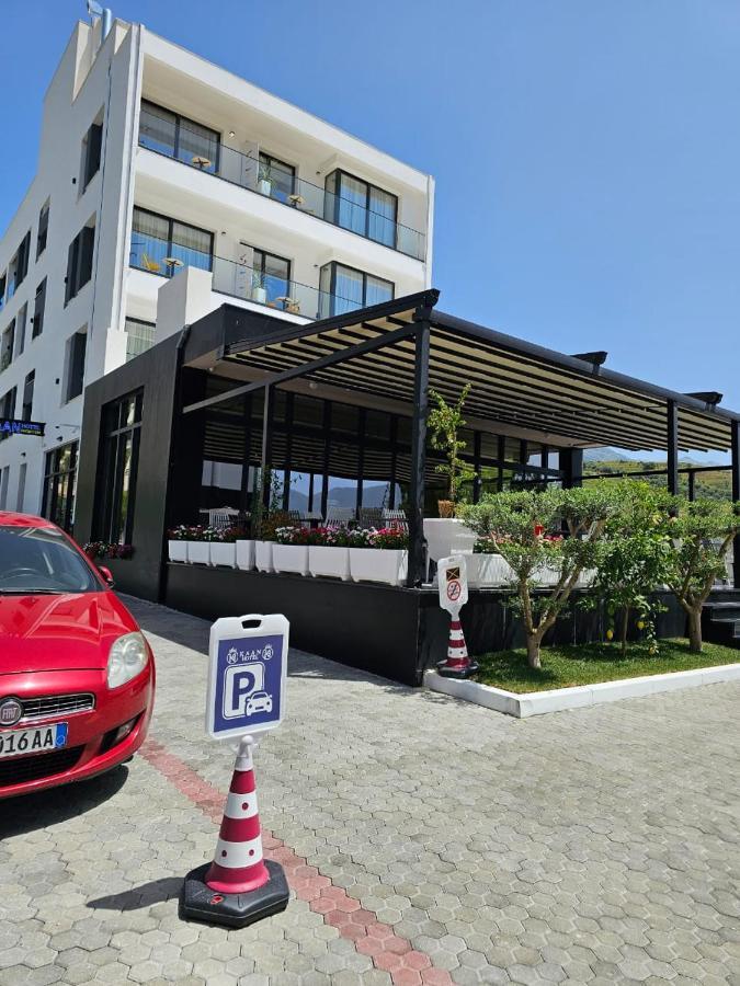 Kaan Hotel Radhimë Esterno foto