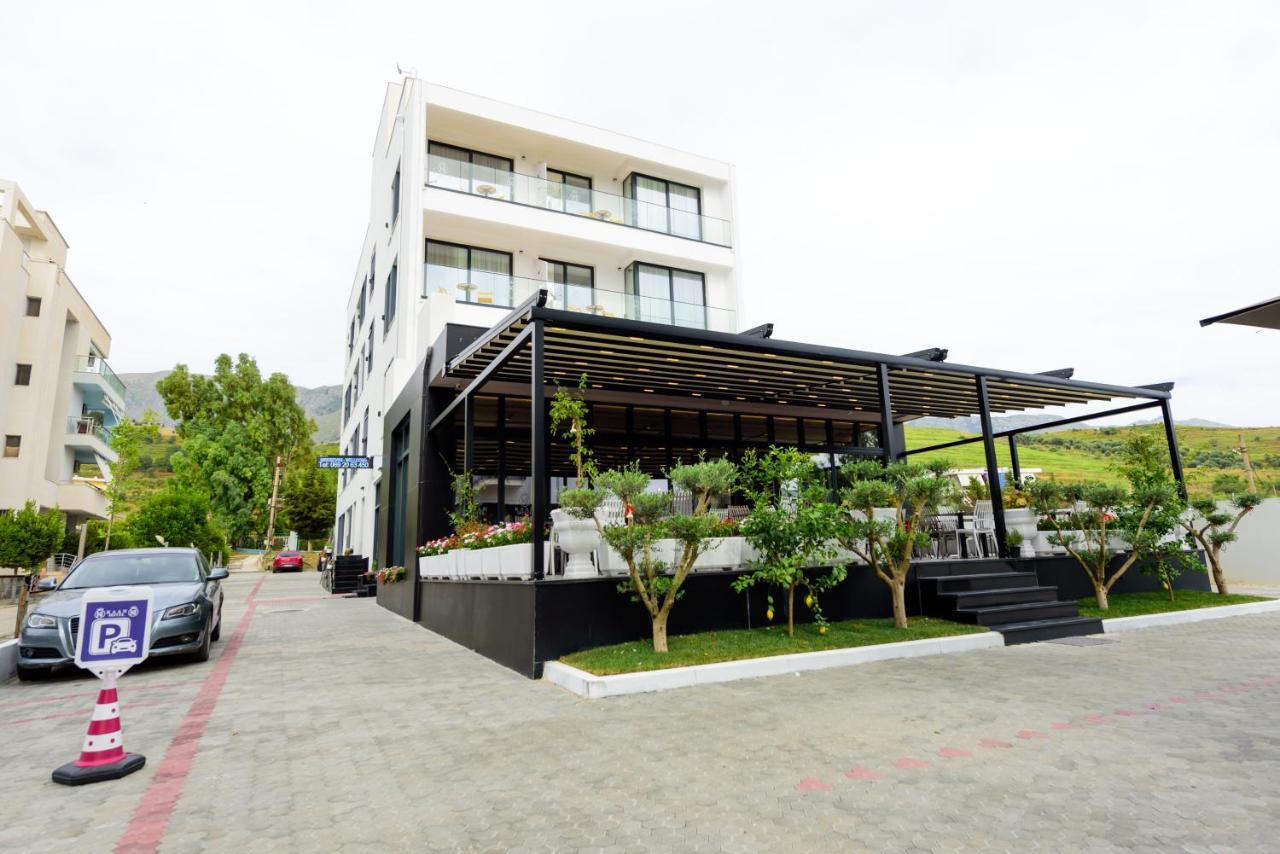 Kaan Hotel Radhimë Esterno foto
