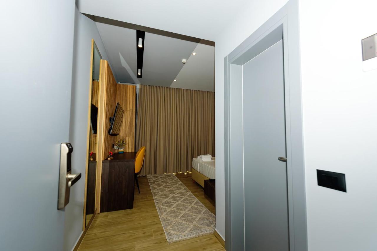 Kaan Hotel Radhimë Esterno foto