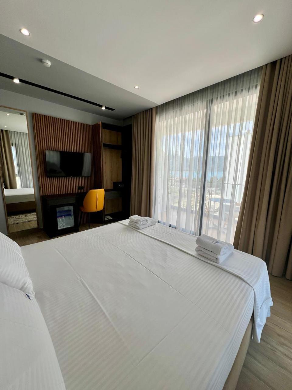 Kaan Hotel Radhimë Esterno foto